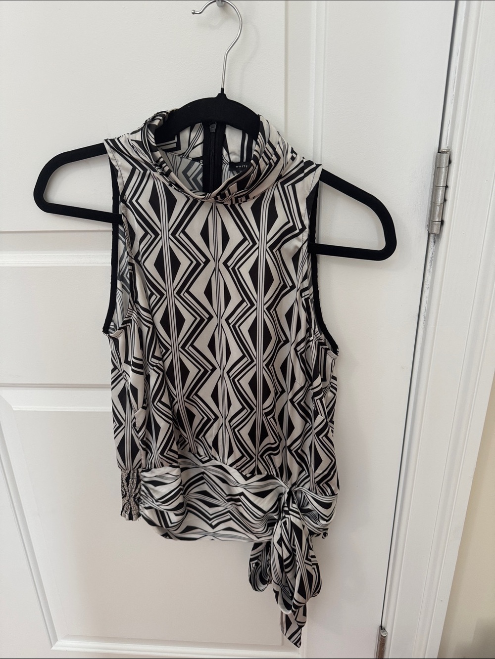 White House Black Market Black & White Geo-Print Tie-Waist Mock Neck Camisole